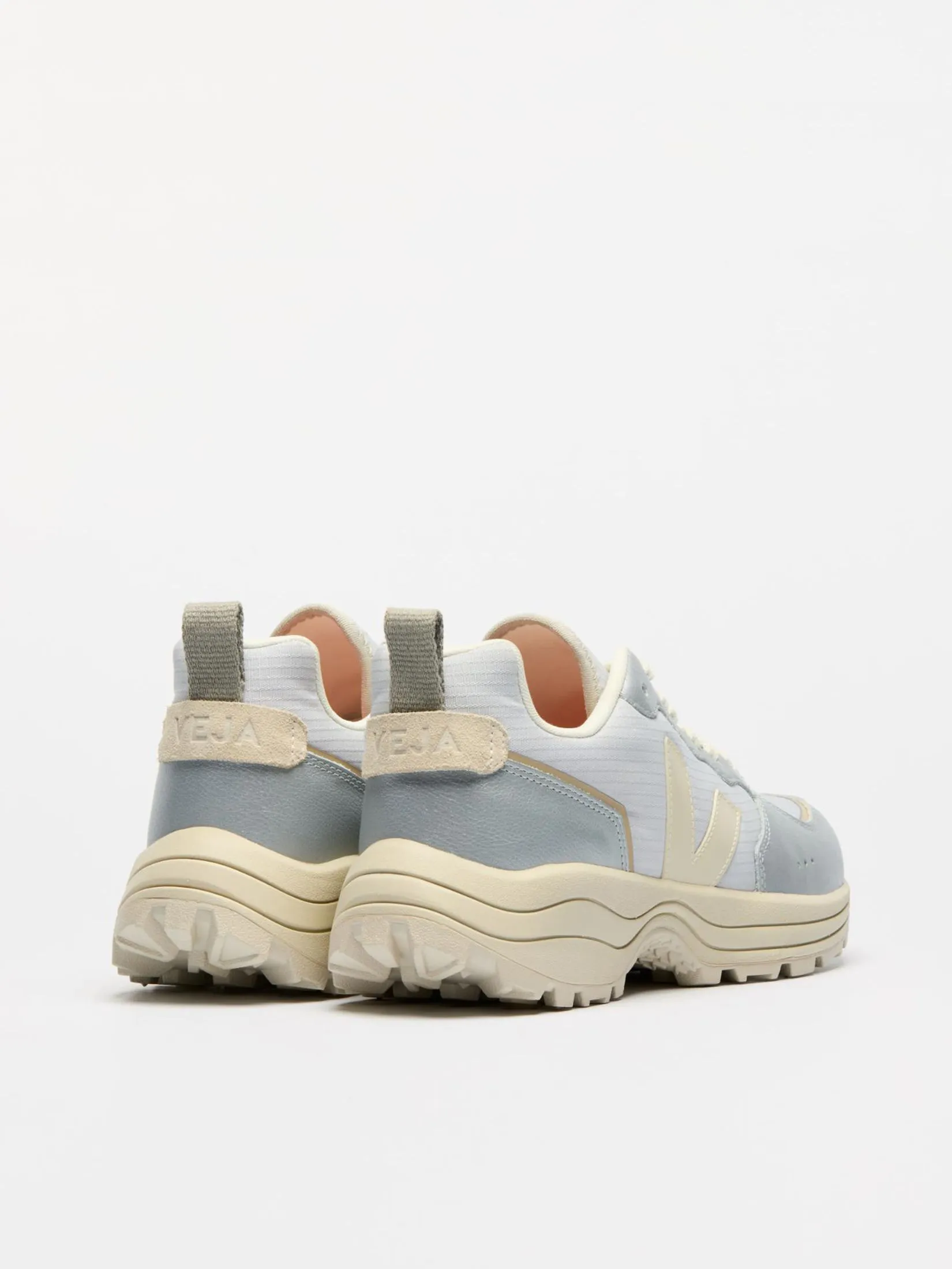 VEJA Men Sneakers Venturi II SS25 Pearl Pierre Inox