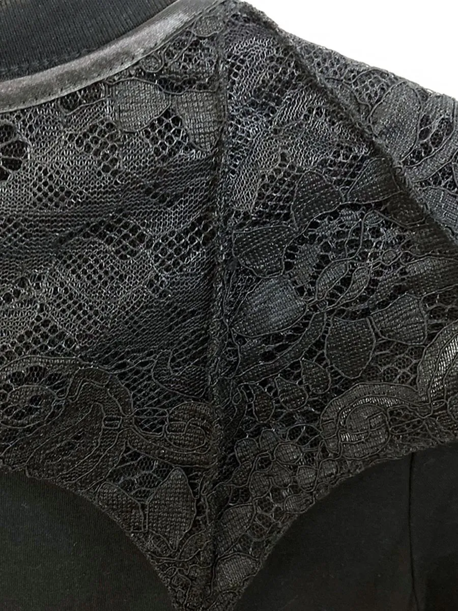 ICONIC WOMAN BLACK VAMPIRE T-SHIRT