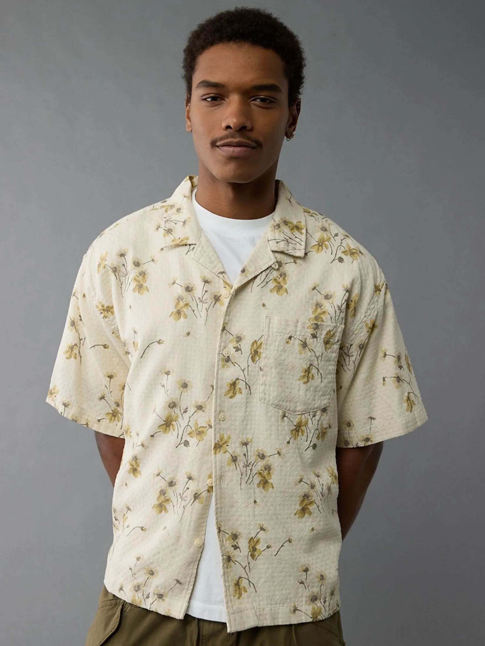 AMERICAN EAGLE MEN 2747 SS OVERSIZED CAMP COLLAR TUTOR DOBBY PRINT 109 NATURAL