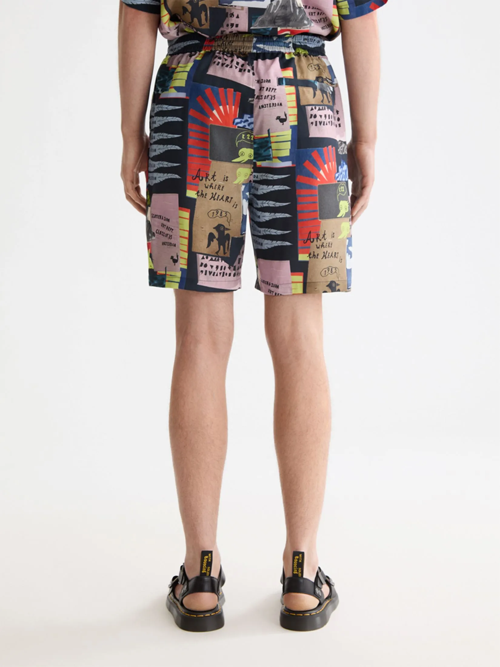 SCOTCH&SODA Men Bermuda Shorts Fave - Printed Tencel Regular Fit Art Dept Collage Anthracite