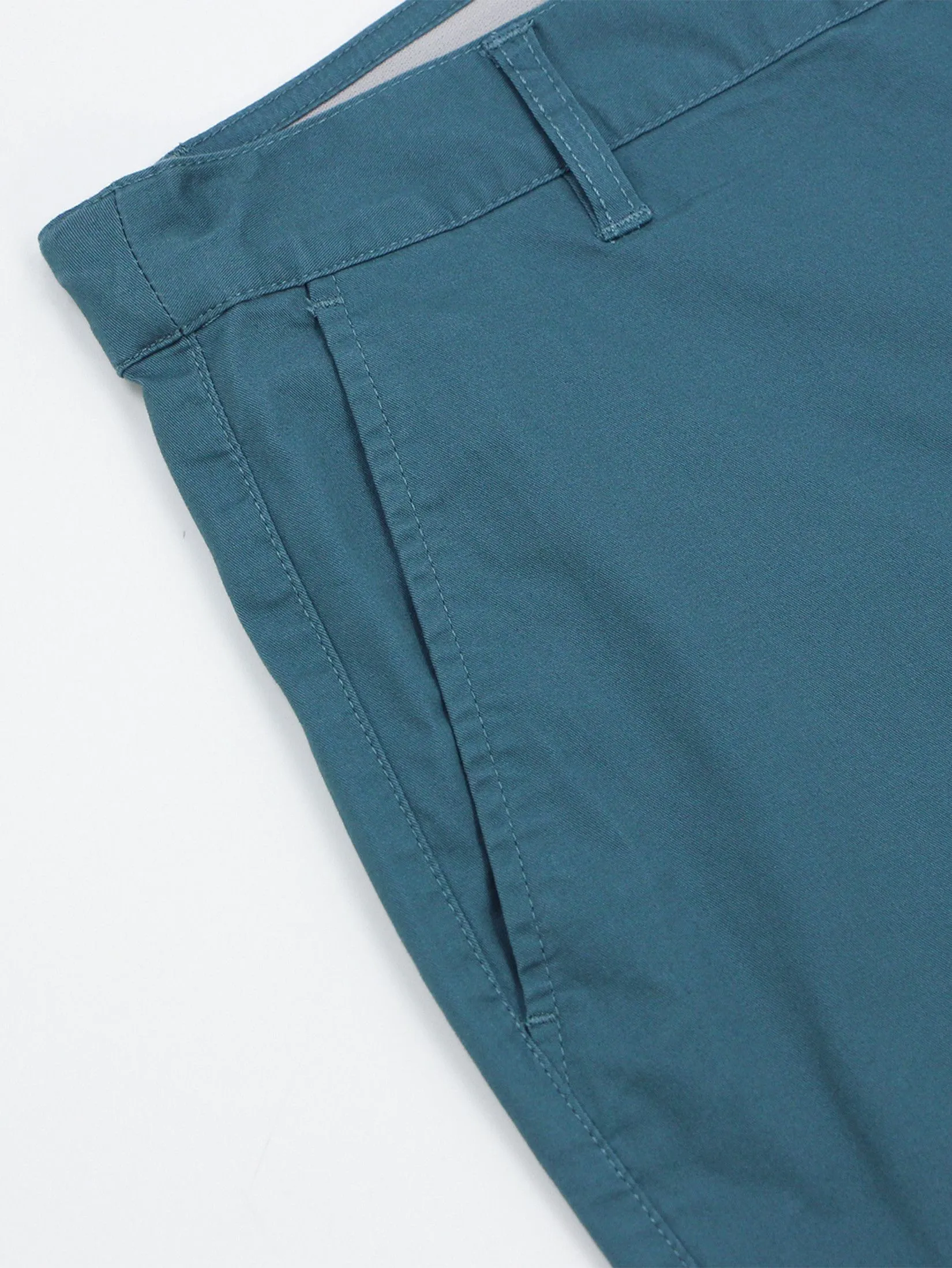 GIORDANO Men's Slim Taper Bermuda Shorts (180° Elastic Waist) Deep Emerald green