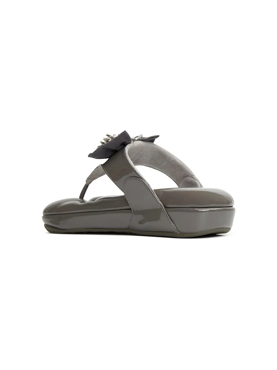 SHU WOMENSOFASHOES 1.5" SWEETCHIC - GLOSSY ASH GREY