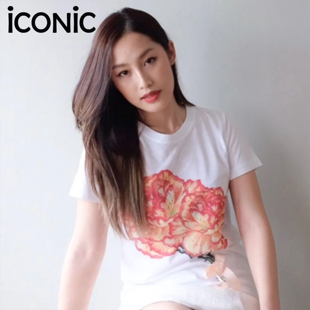 ICONIC White CARNATIONS T-SHIRT Model CARNATIONS5670