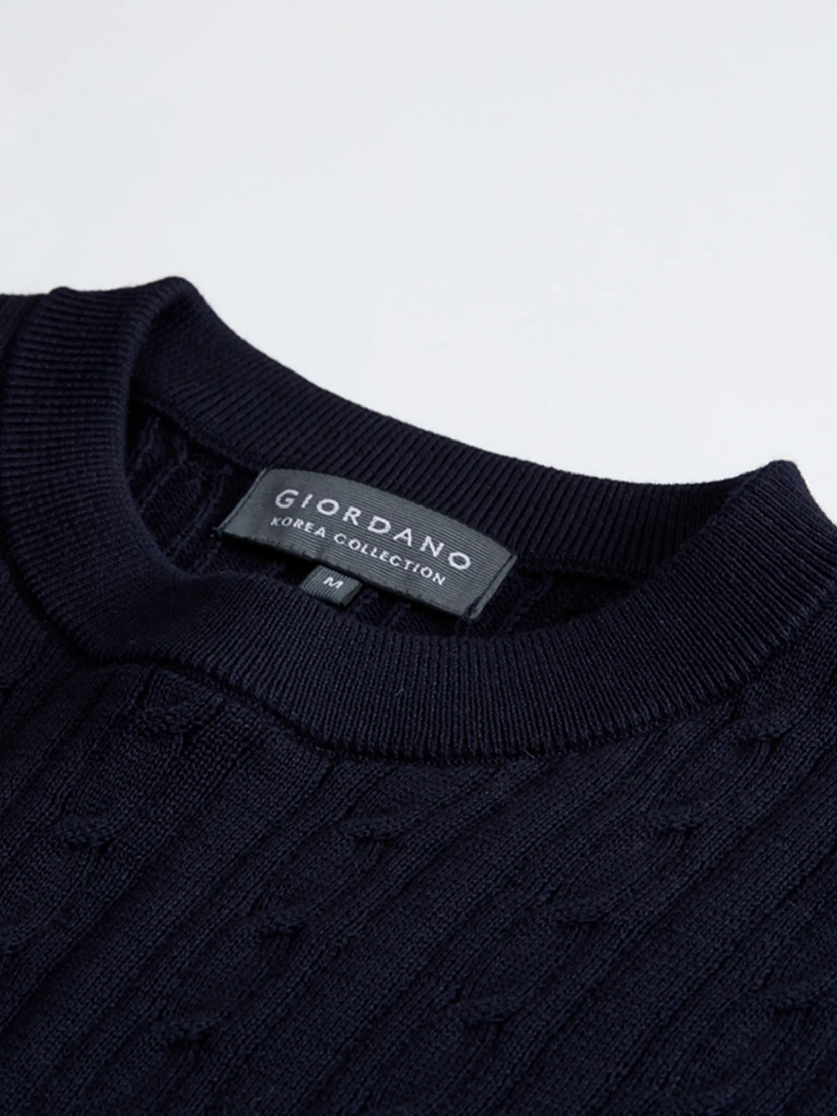 GIORDANO Men s  Online Exclusive Signature Knit Cable Sweater (Korea) Dark Blue