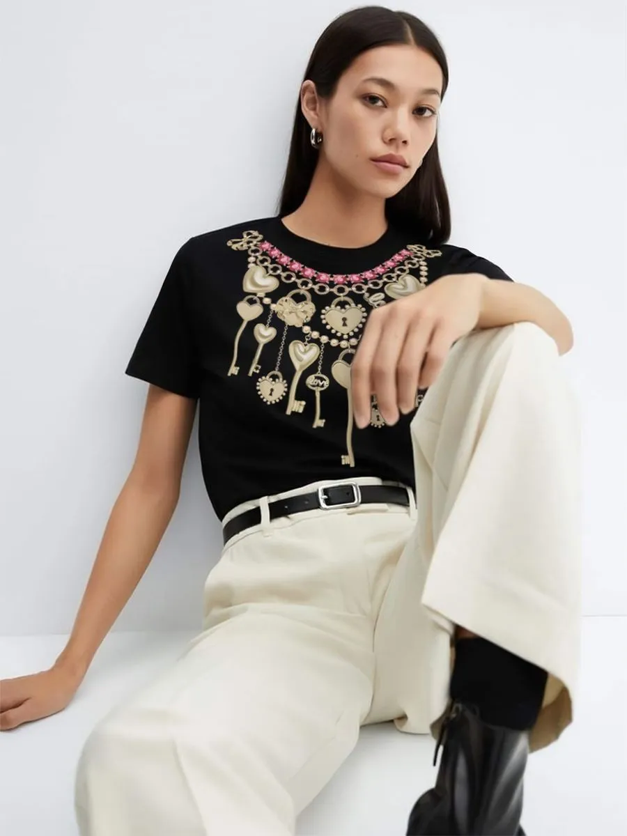 ICONIC WOMAN BLACK NECK TO YOU T-SHIRT