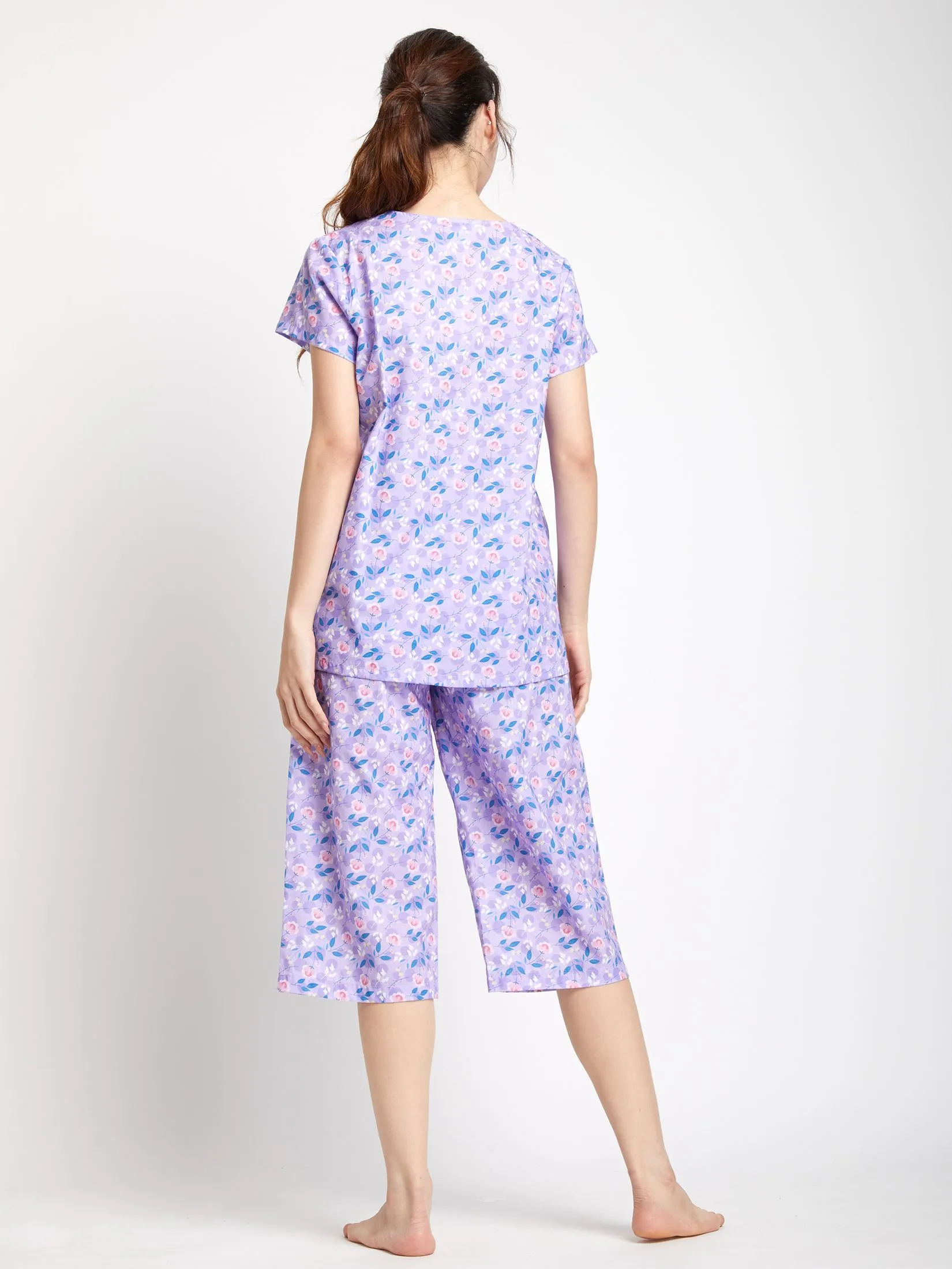 CLAUDIA'S ROMANCE Women Pyjamas V-Neck Short Sleeves Shirt + Cropped Pants Floral Pattern