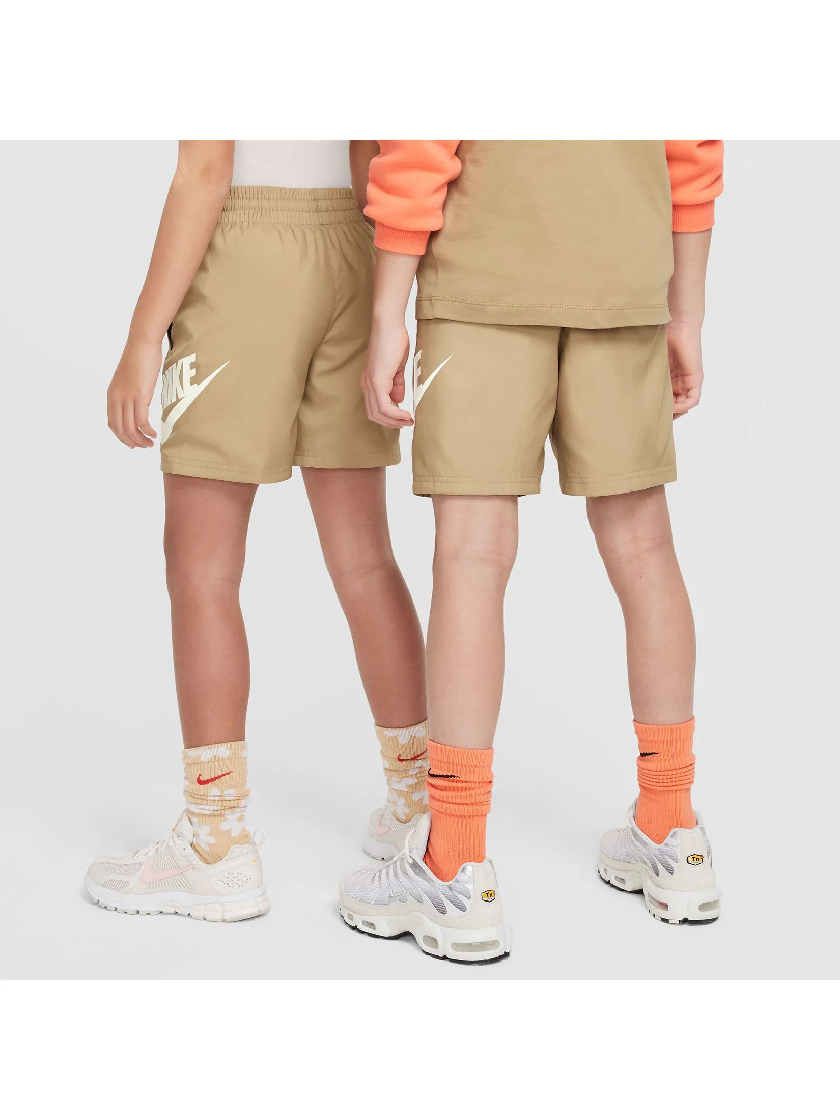 NIKE KIDS Unisex Kids Shorts Club Woven 6IN