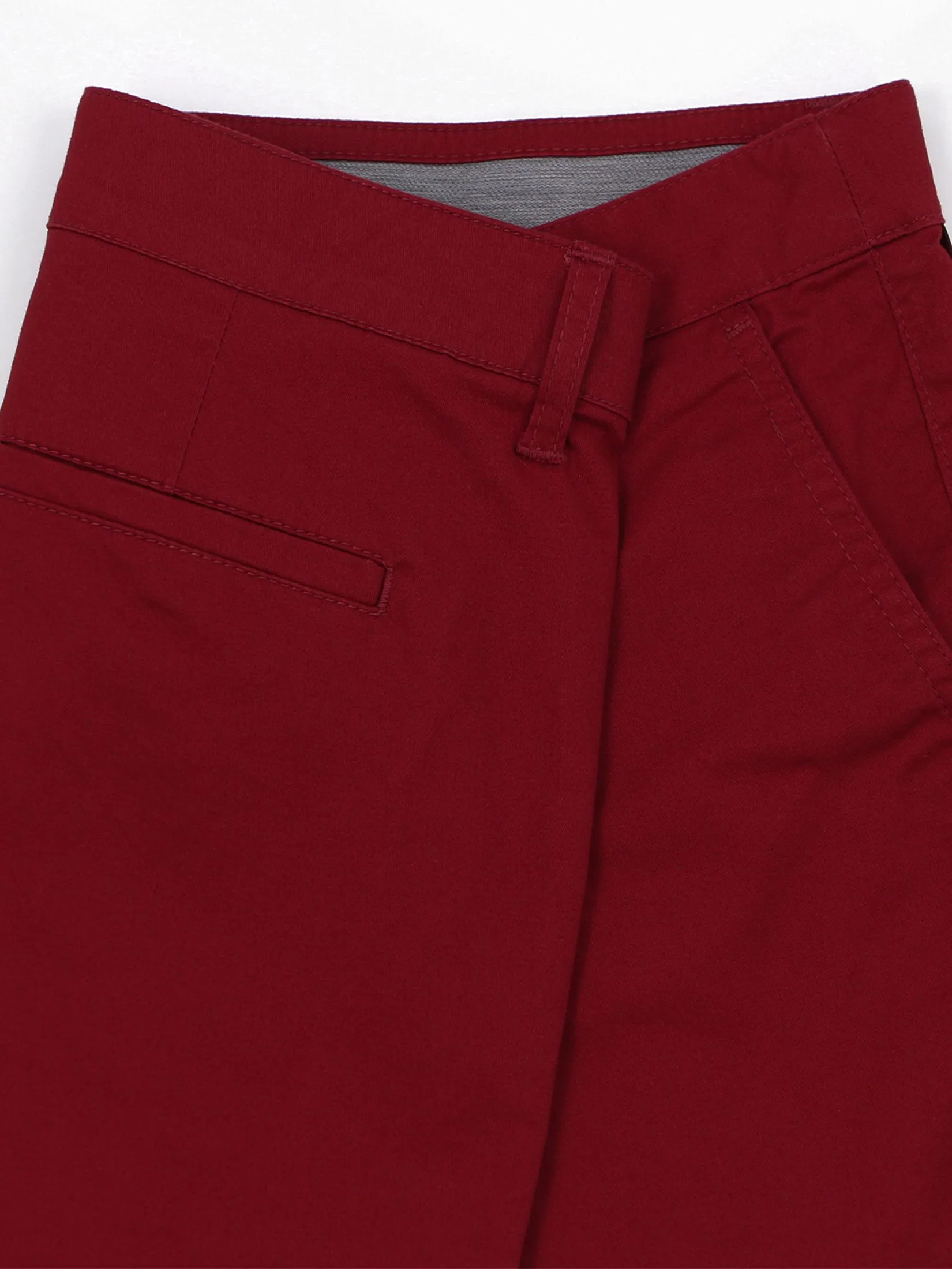 GIORDANO Women's Twill Mid-Rise Slim Fit Pocket Shorts (180 Elastic Waistband) Biking red