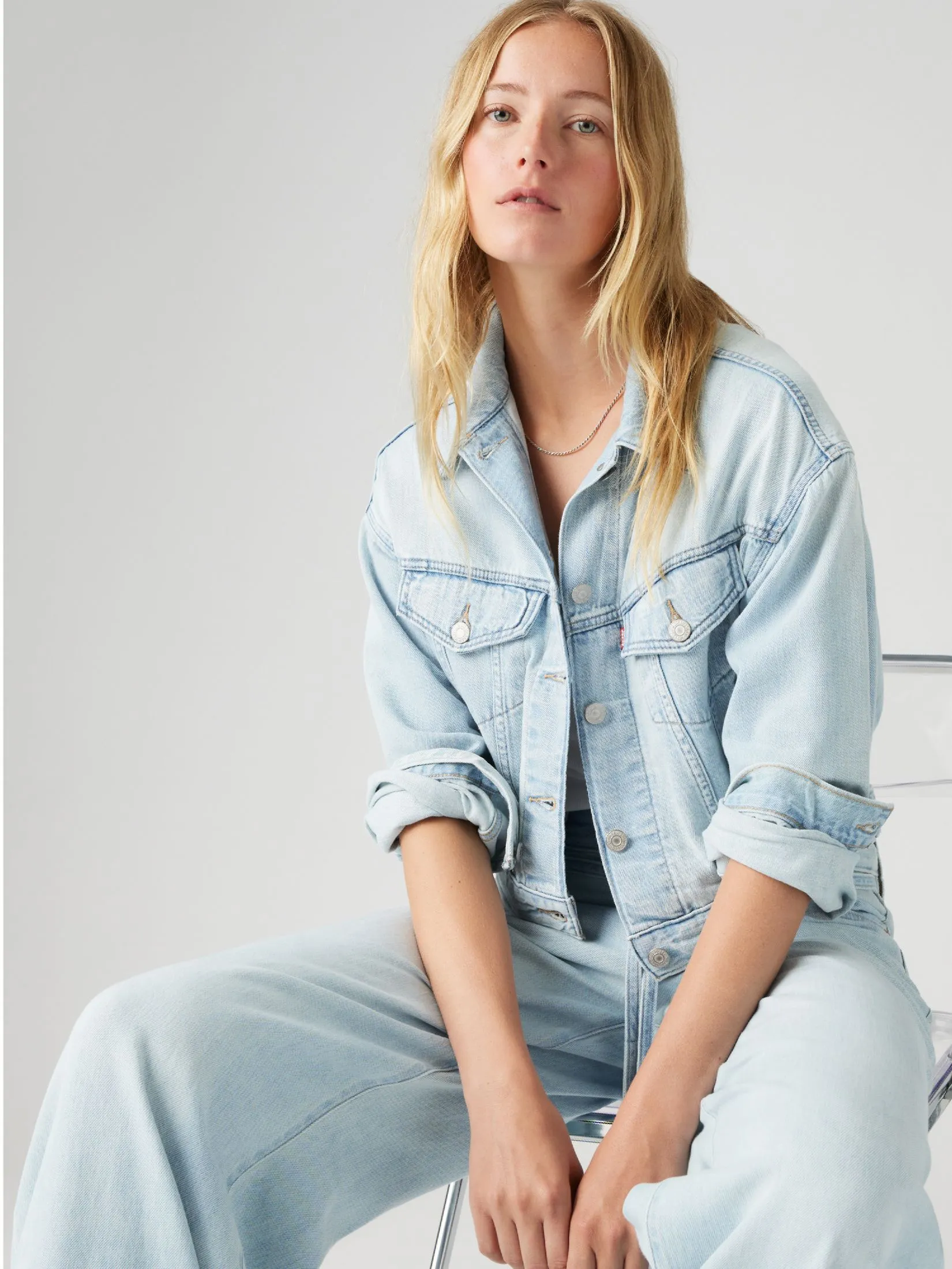 LEVI'S Women's Shrunken '90s Trucker Jacket Light Blue