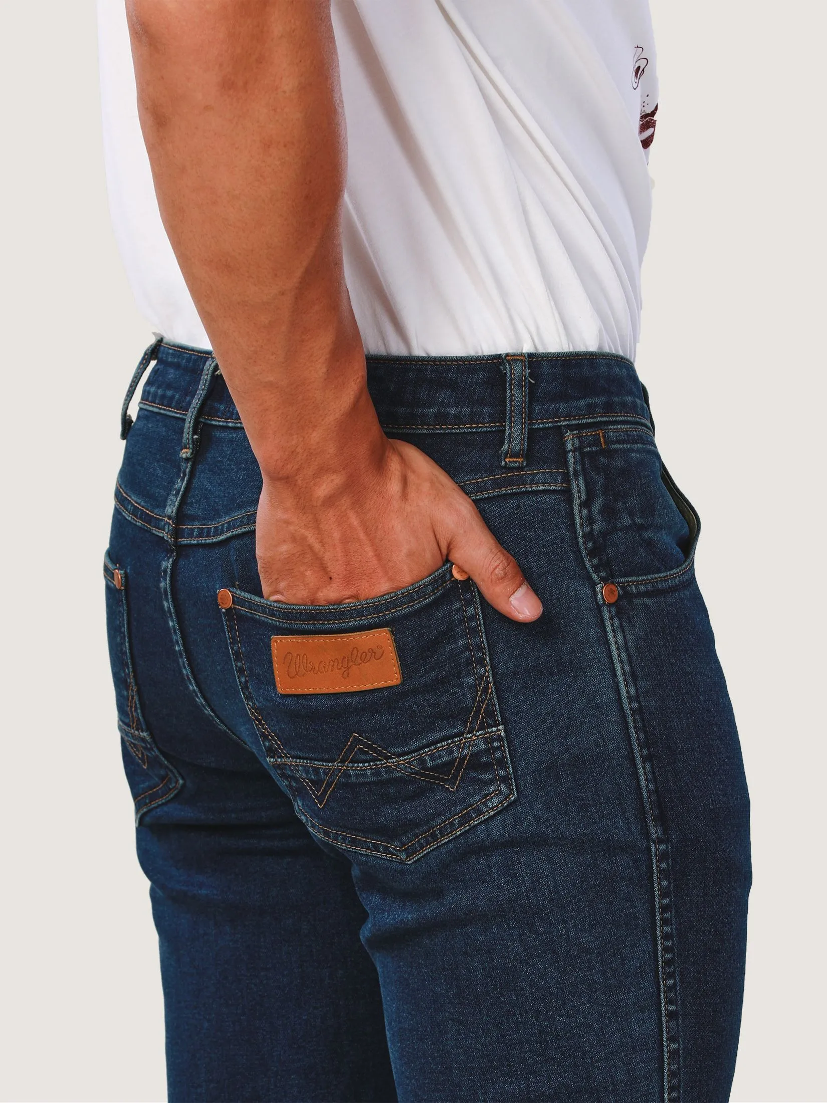 WRANGLER Men's Jeans Everyday with Wrangler Collection Low Larston Fit Mid Indigo