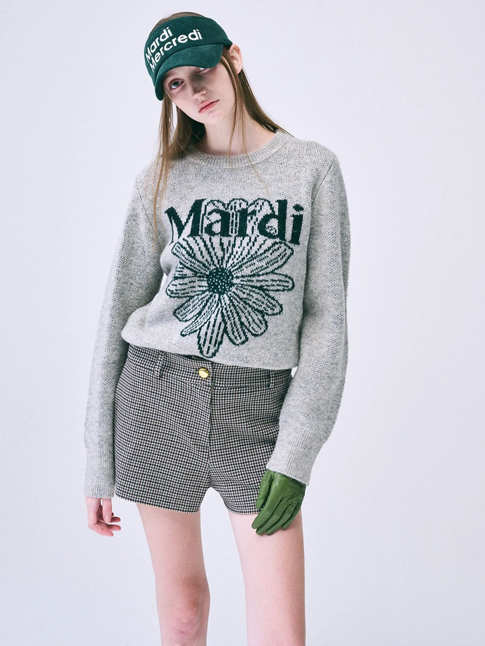 MARDI MERCREDI ACTIF Gold Button Mid Rise Shorts Square Logo Wappen Beige Check