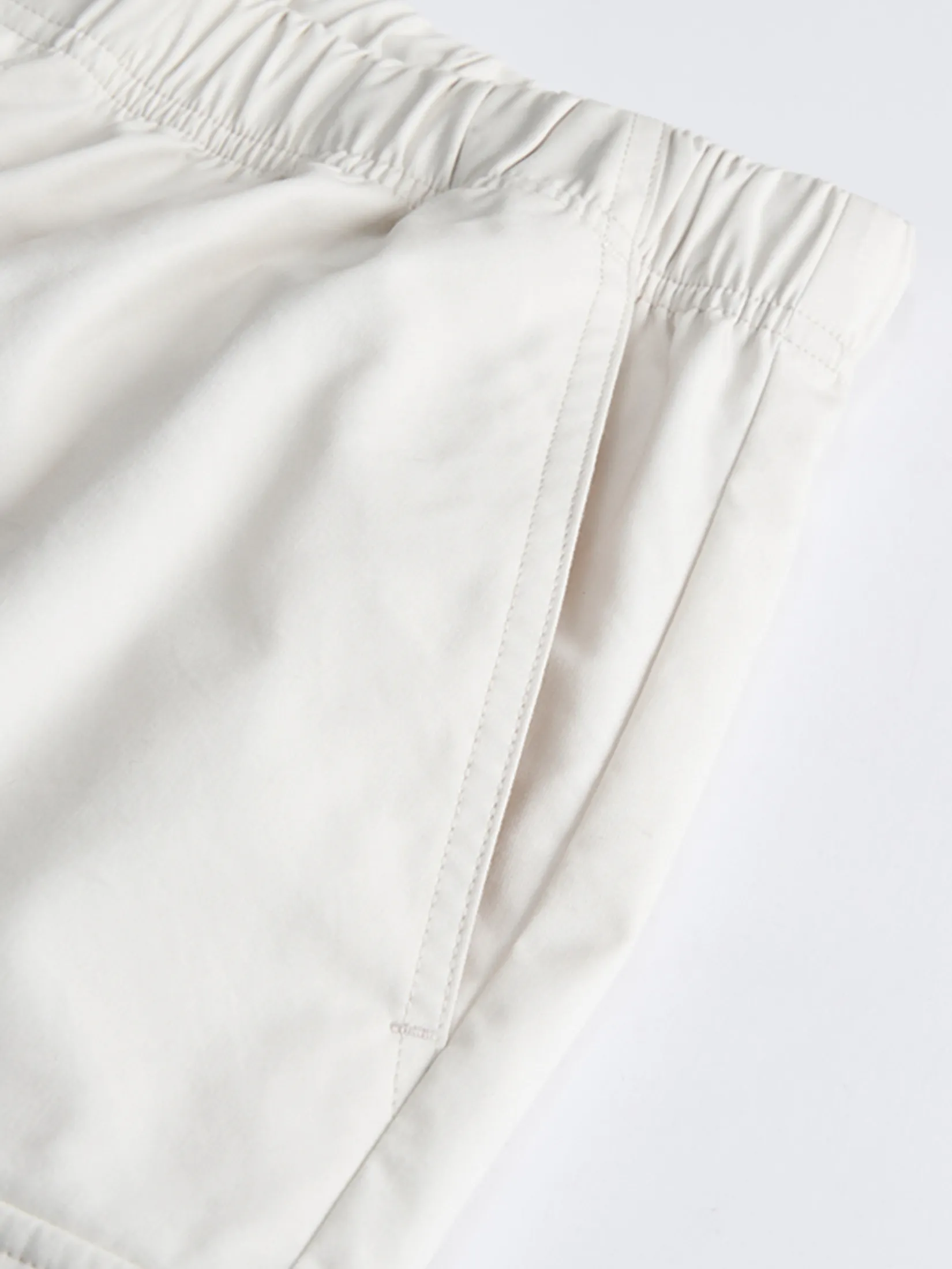 GIORDANO Men s  Online Exclusive Elastic Waist Cargo Pants (Korea) Beige White