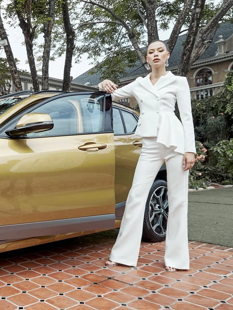 SILHOUETTE White Clara blazer