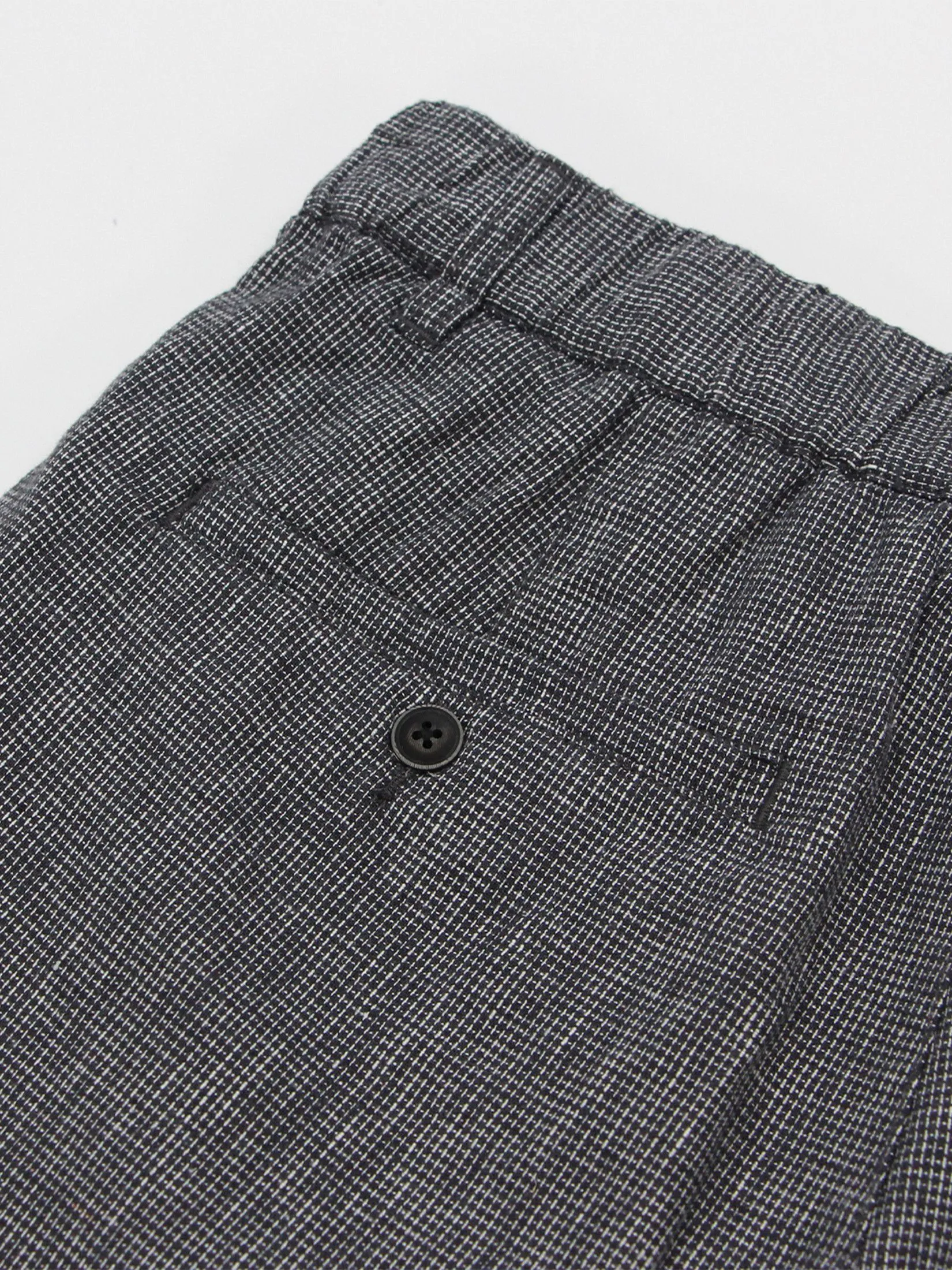 GIORDANO Men's Slim Linen Bermuda Shorts Dark grey x White