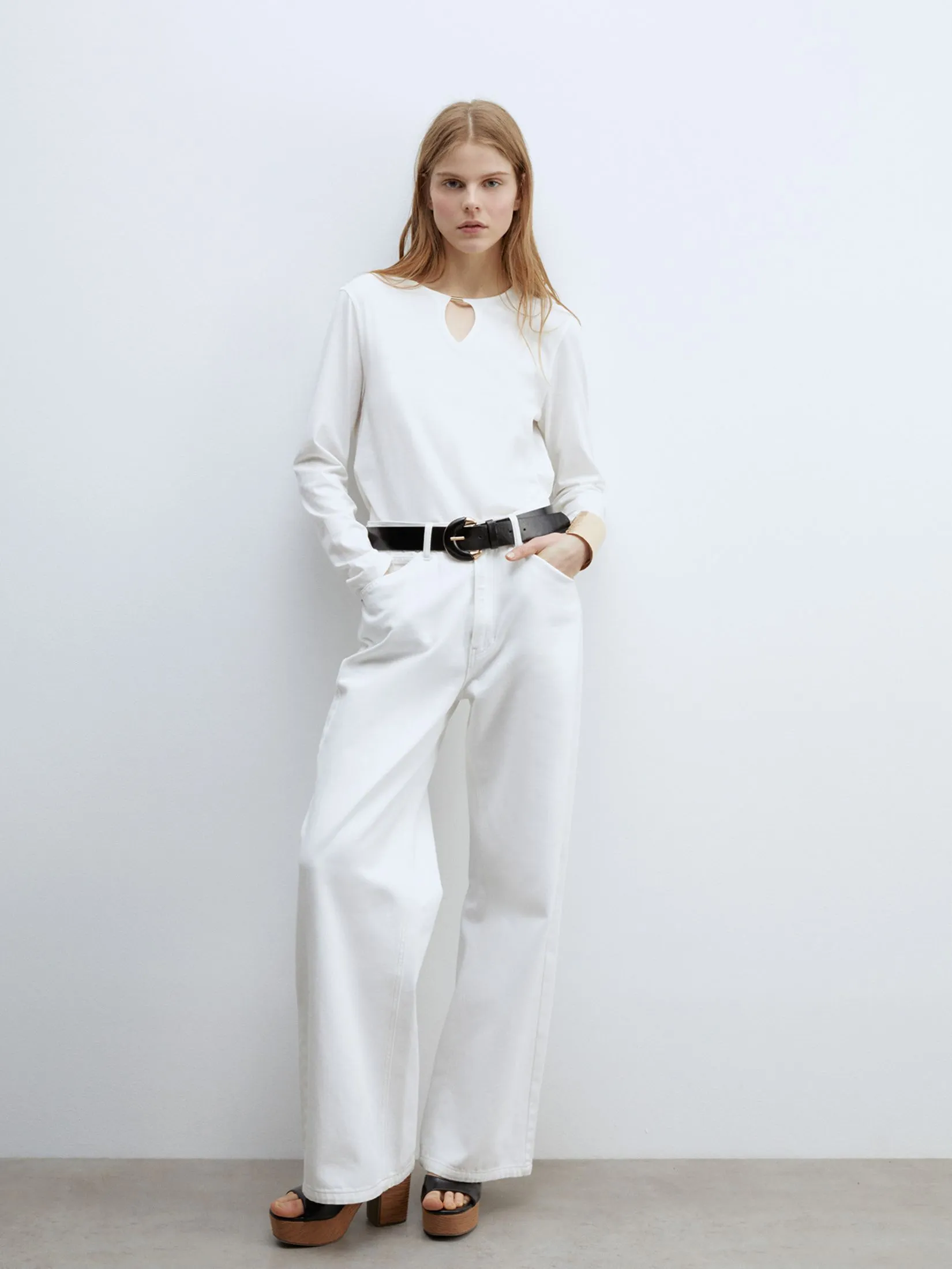 SFERA Women T-Shirt Long-Sleeved Plain Front Detail