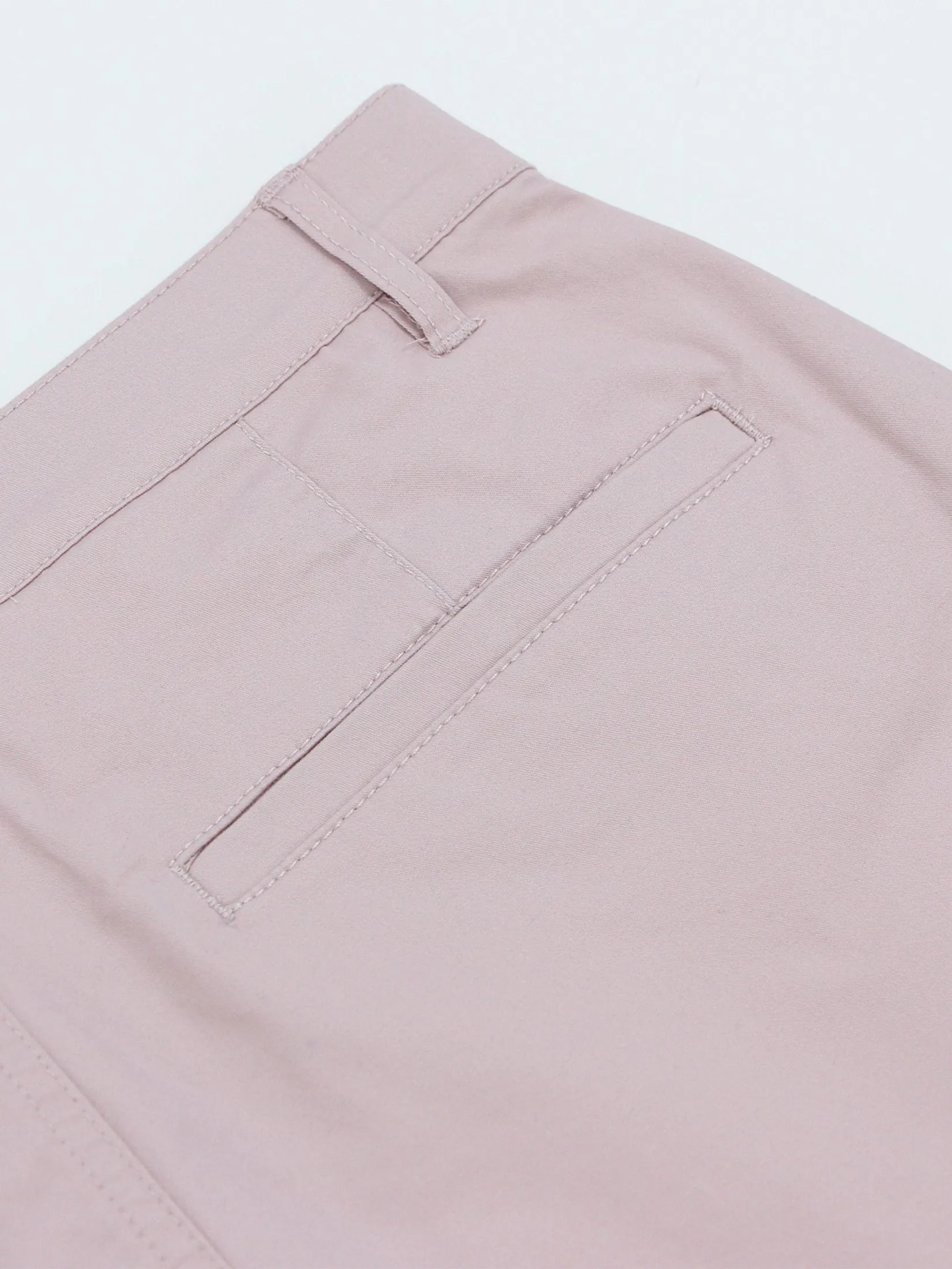 GIORDANO Men's Slim Taper Bermuda Shorts (180° Elastic Waist) Burnished lilac Pink