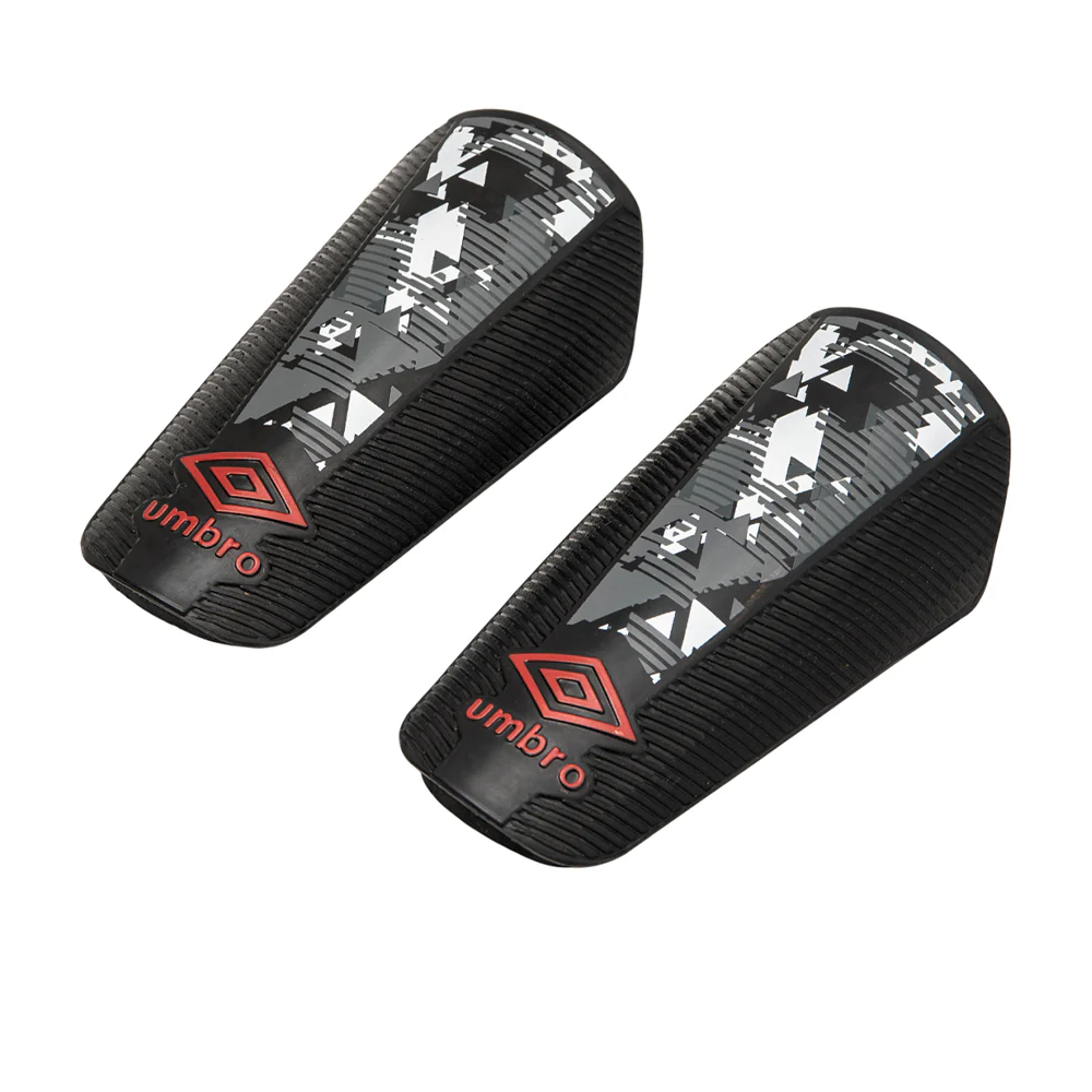 UMBRO Formation Men's Football Shin Guards - Black - S (US SIZE)
