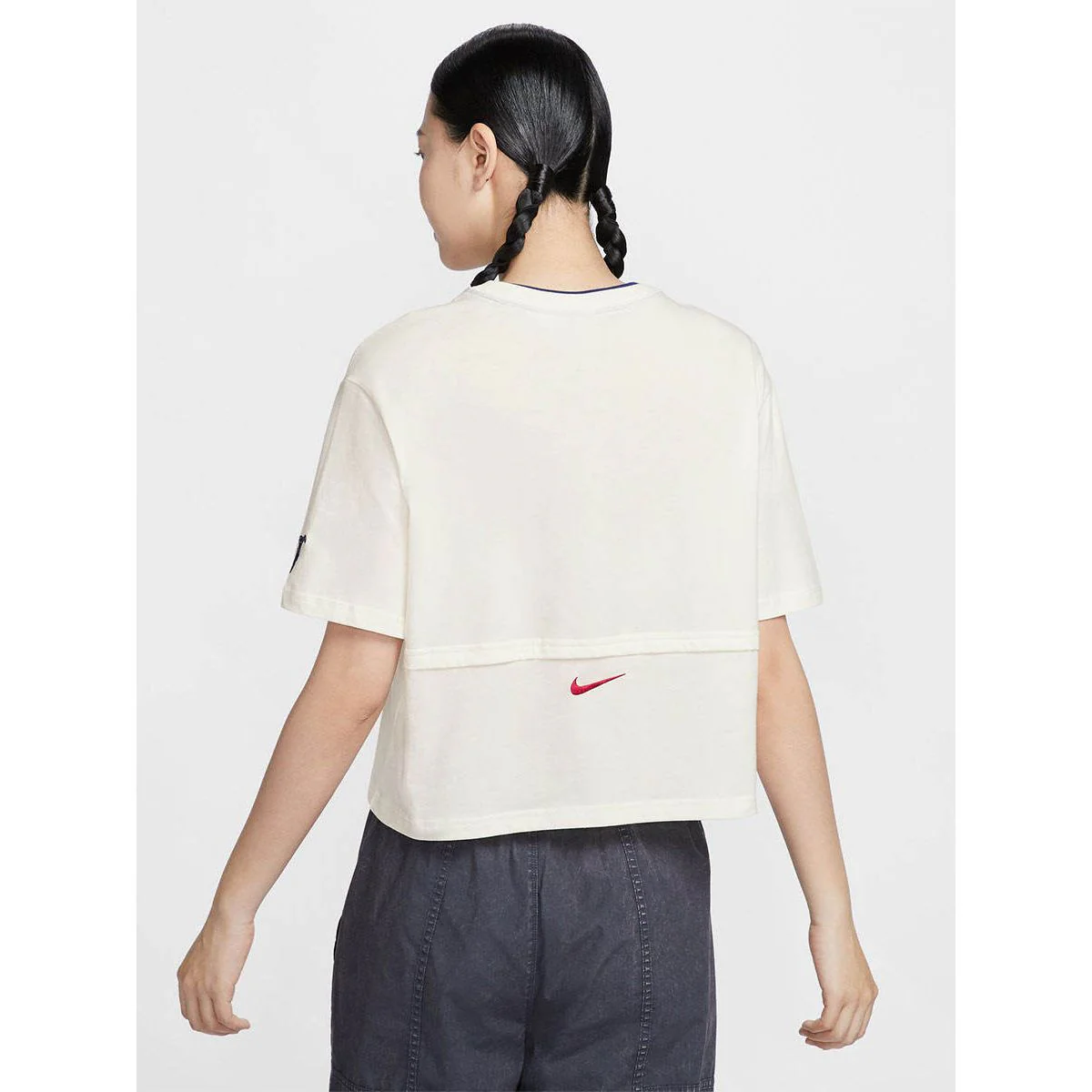 Женская футболка Nike Sportswear — цвет белый, размер L (азиатский размер)