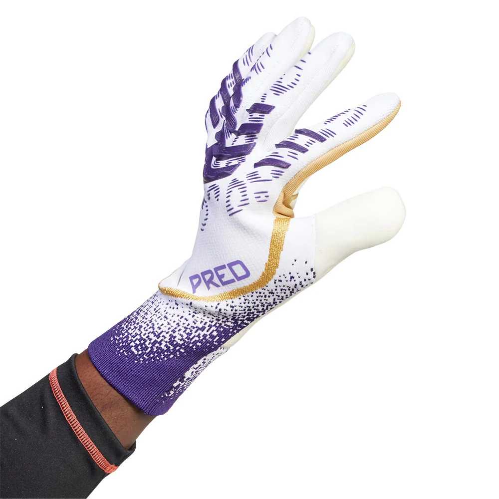 Мужские перчатки Adidas Predator Pro Goalkeeper — цвет белый, размер UK 7