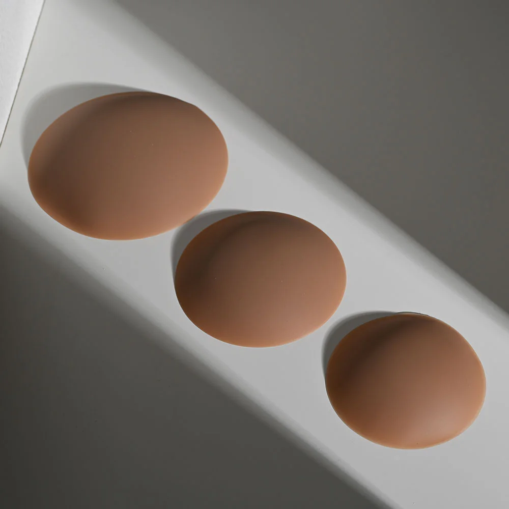 Feyre Silica Gel Adhesive Nipple Covers — Coffee, 10 см