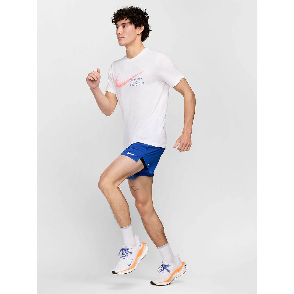 Мужская беговая футболка Nike Dri-FIT — цвет белый, размер L (американский размер)