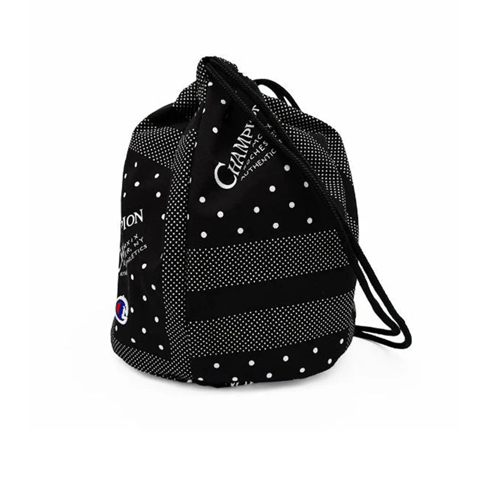 CHAMPION DRAWSTRING POCHETTE ถุงผ้าหูรูด C8-B705B-090 ผู้ชายและผู้หญิง BLACK - Black - F