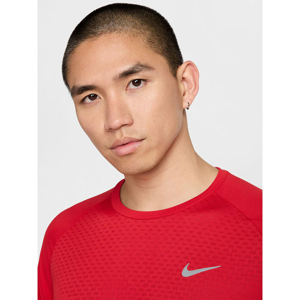 NIKE Stride Men's Running T-Shirt