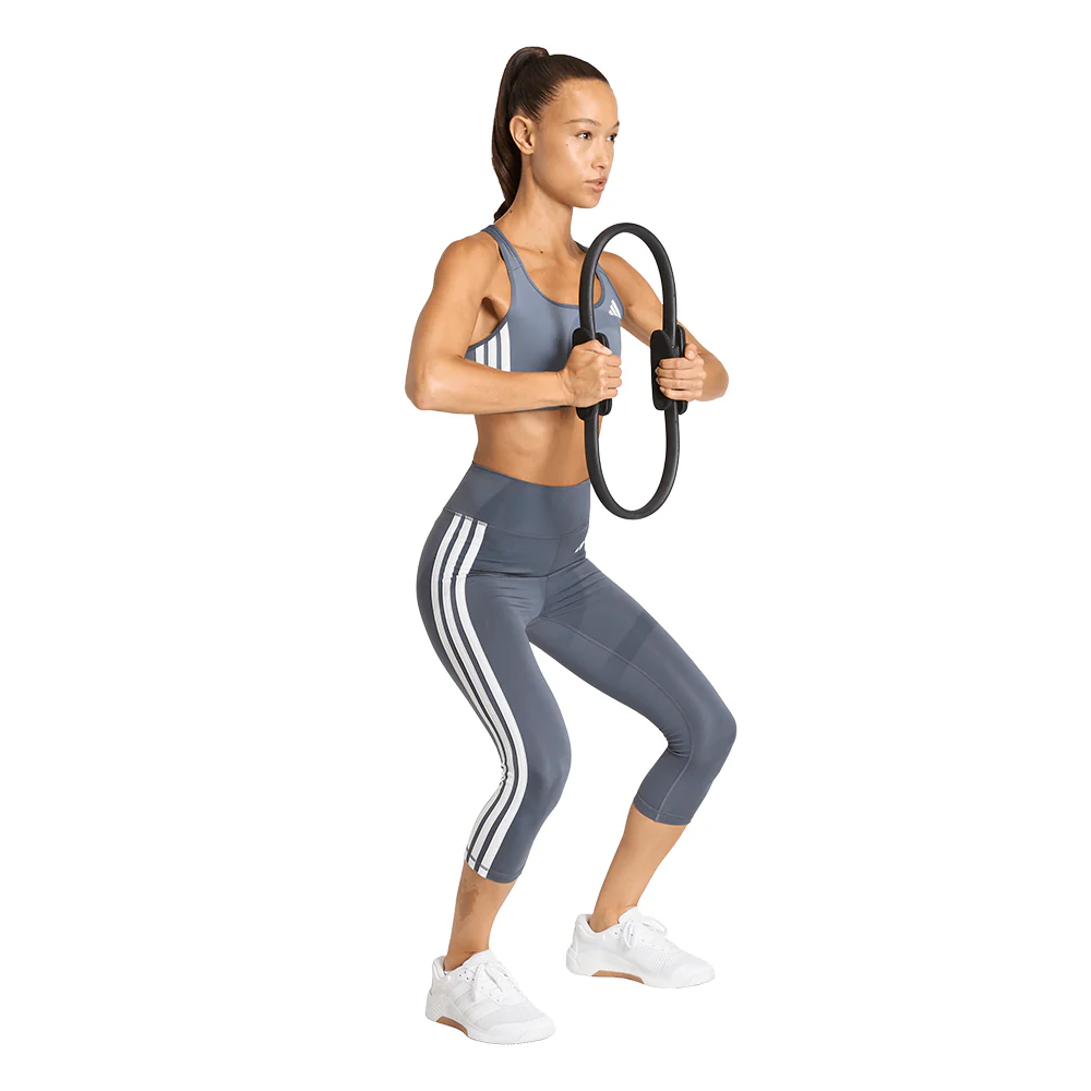 Женские тренировочные легинсы Adidas Optime Essentials Workout 3-Stripes 3/4 — цвет серый, размер L (азиатский размер)