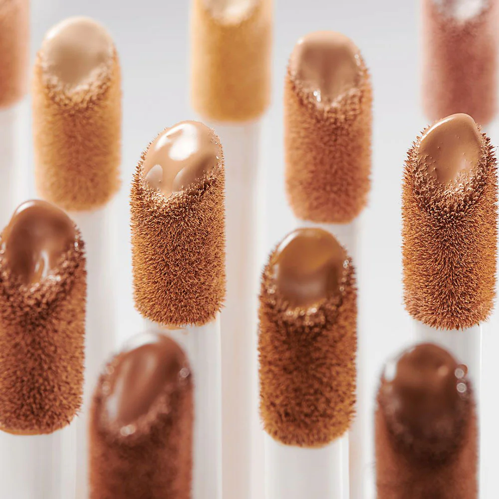 Тональная основа Makeup Revolution Conceal & Define Full Coverage 23 мл