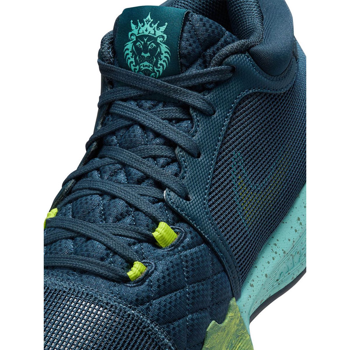 NIKE LeBron Witness 8 EP Men's Basketball Shoes