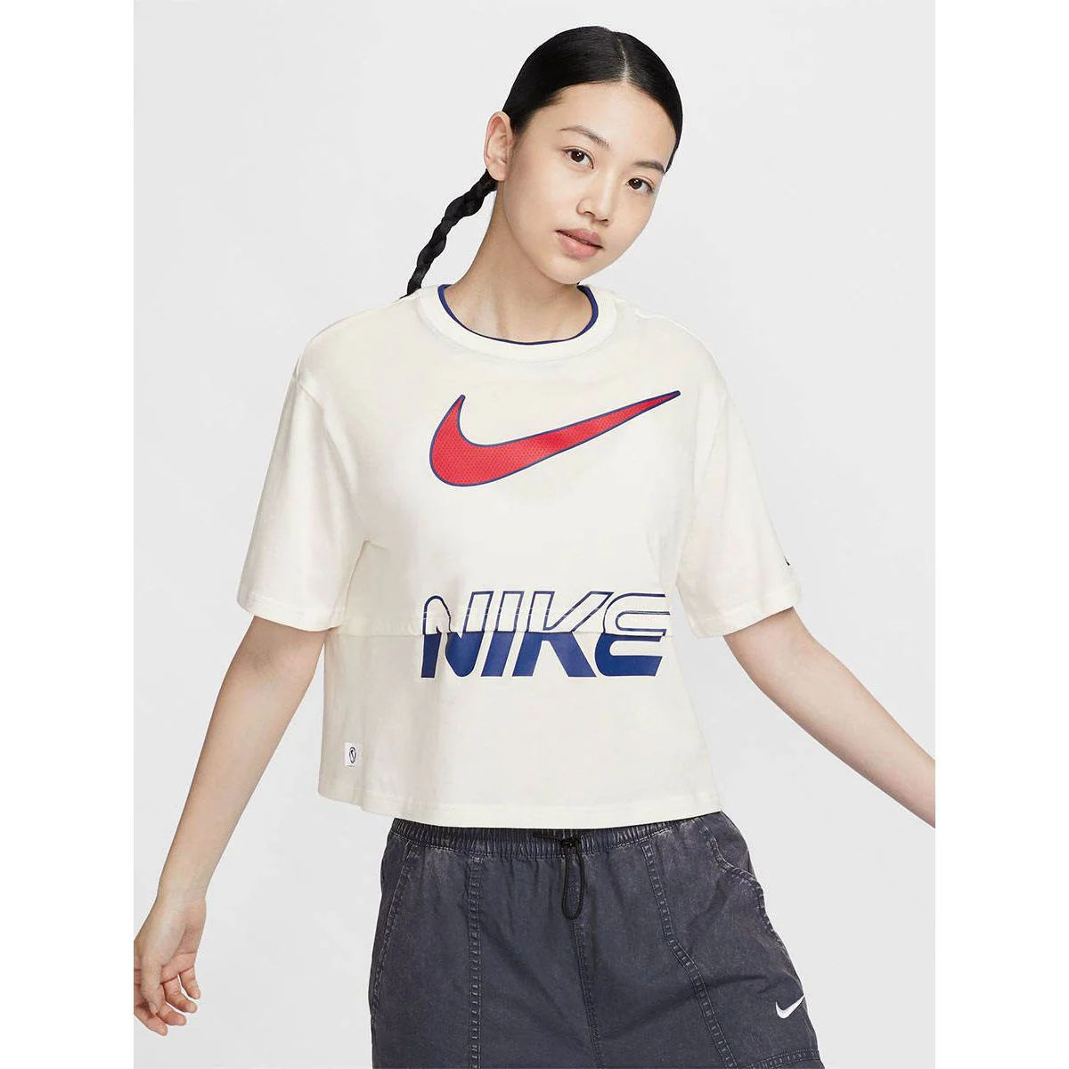 Женская футболка Nike Sportswear — цвет белый, размер L (азиатский размер)