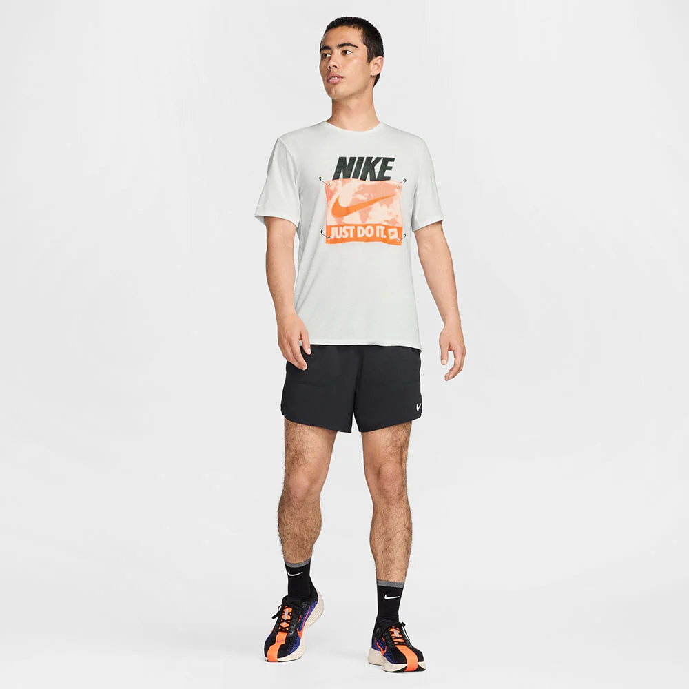 Мужская беговая футболка Nike Rise 365 Run Energy — цвет белый, размер L (азиатский размер)