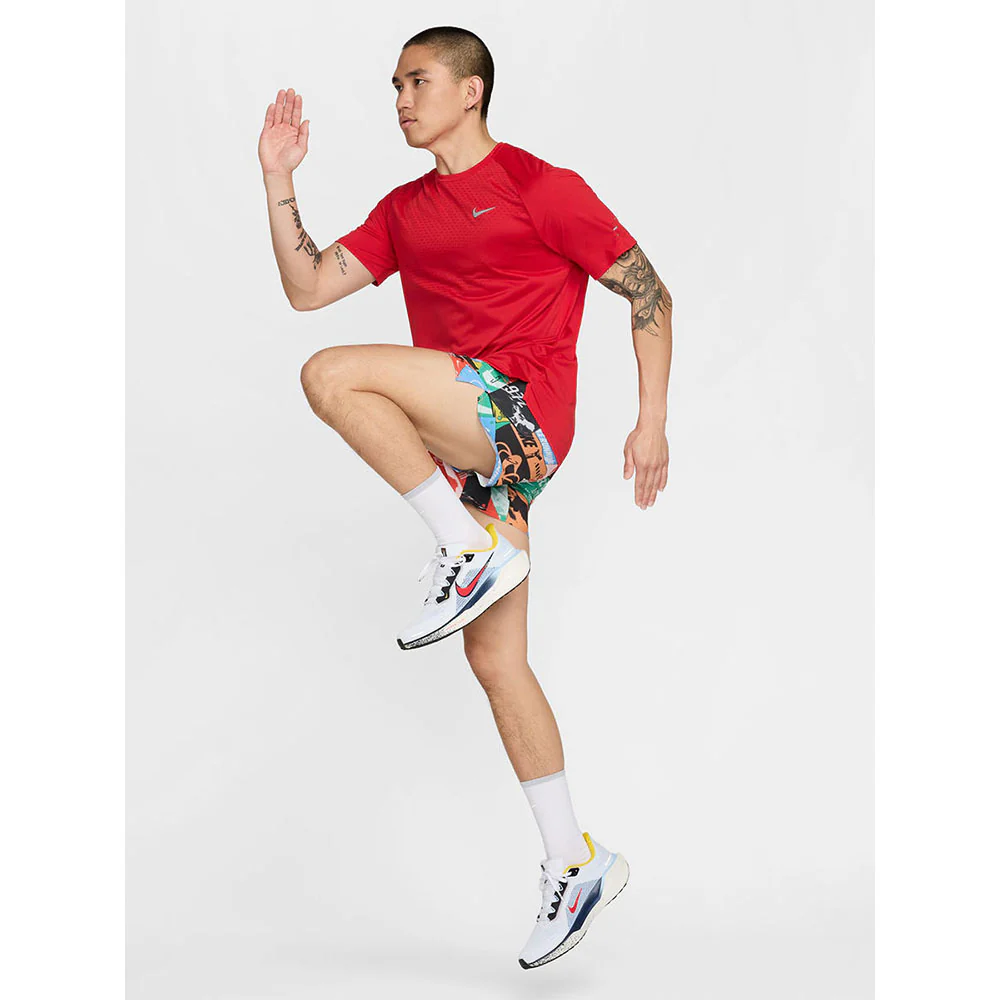 NIKE Stride Men's Running T-Shirt