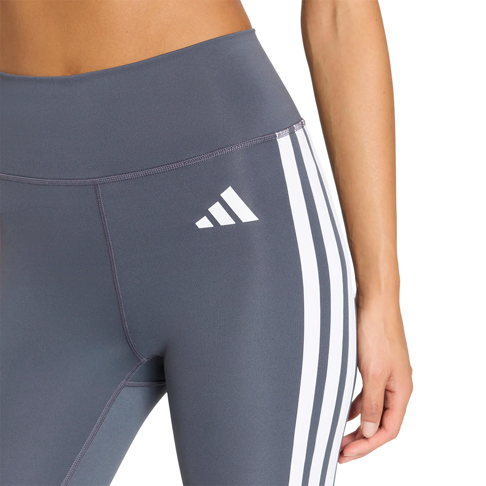 Женские тренировочные легинсы Adidas Optime Essentials Workout 3-Stripes 3/4 — цвет серый, размер L (азиатский размер)