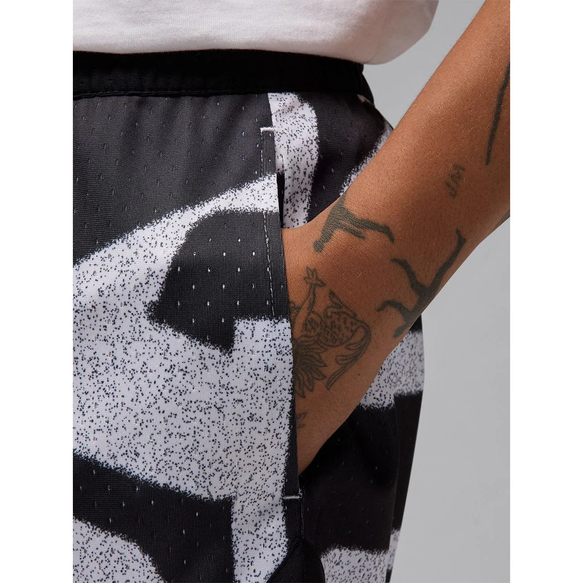 NIKE Jordan Sport Dri-FIT Mesh Men's Basketball Shorts - Black - L (US SIZE)