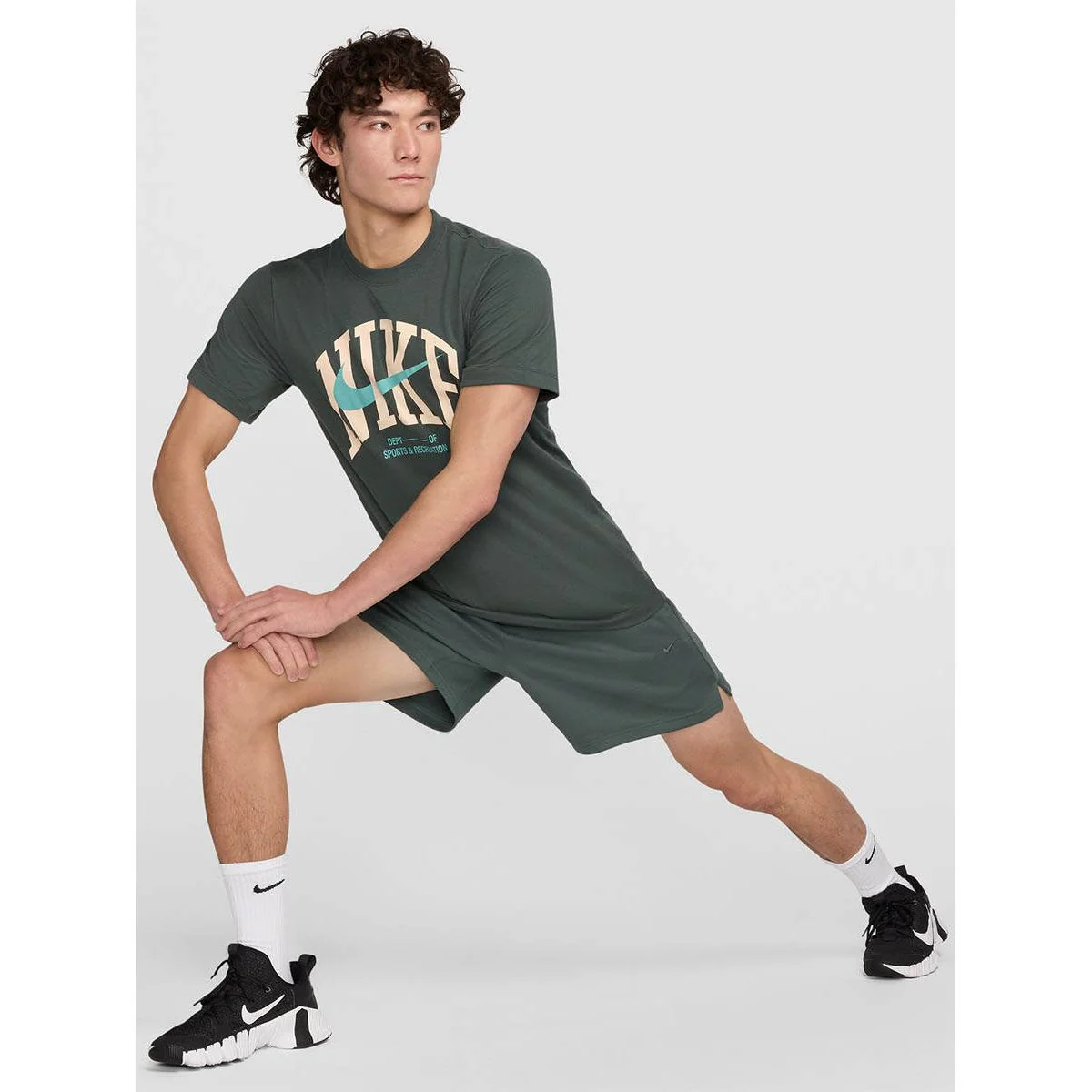 Мужская тренировочная футболка Nike Fitness — цвет зеленый, размер L (американский размер)