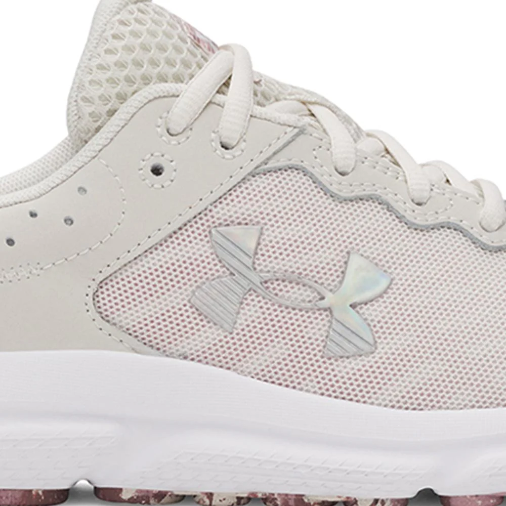 Женские беговые кроссовки Under Armour Charged Assert 10 — цвет белый, размер US 6