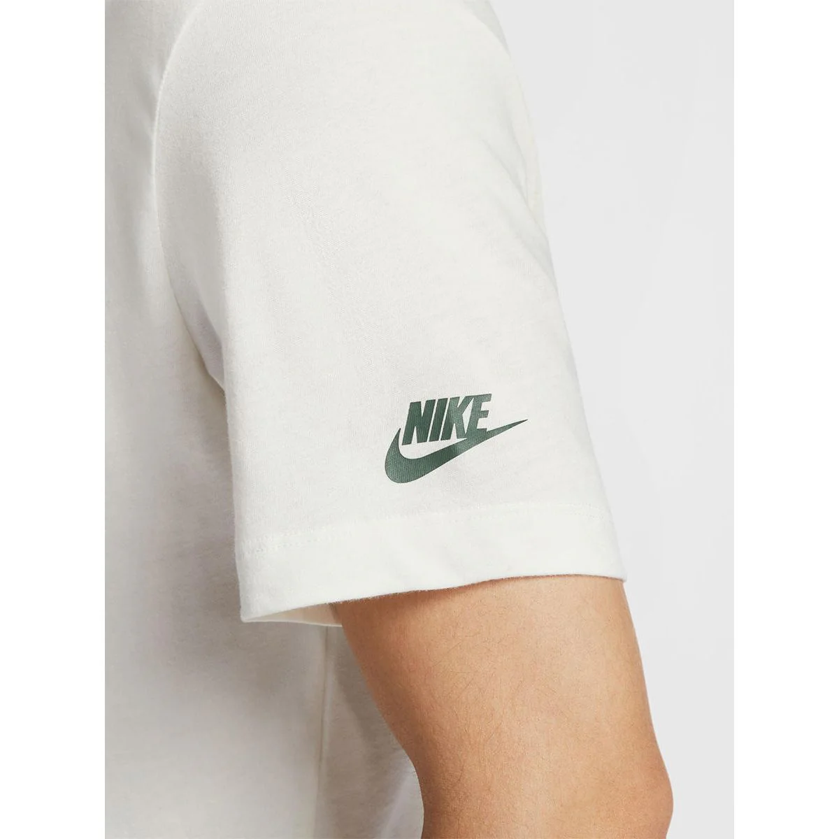 Мужская футболка Nike Sportswear Club — цвет белый, размер L (азиатский размер)