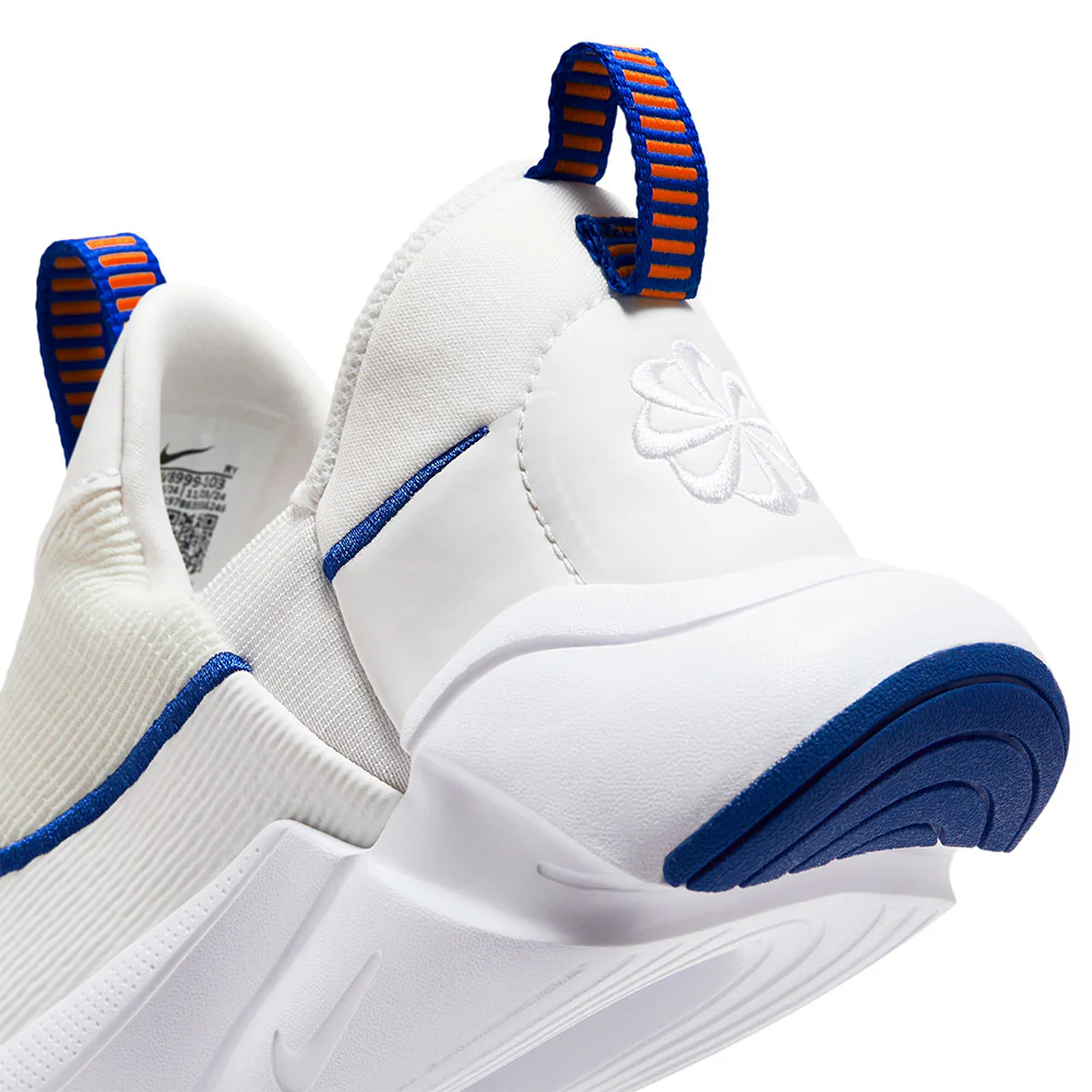 Детские беговые кроссовки Nike Flex Plus 2 — цвет белый, 4 Y