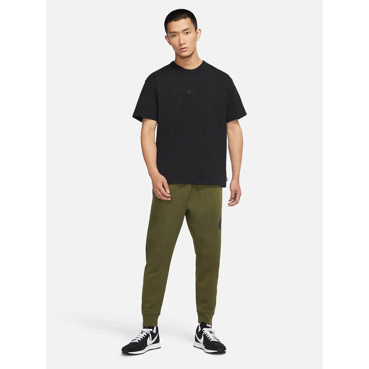 NIKE Sportswear Premium Essentials Men's T-Shirt - Black - L (US SIZE)