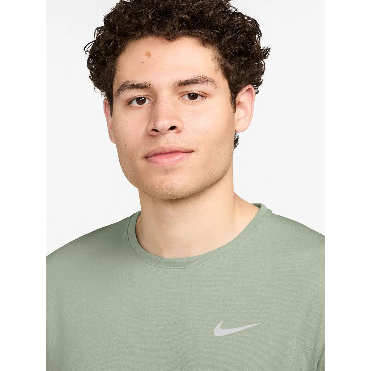 Мужская беговая футболка Nike Dri-FIT UV Miler — цвет зеленый, размер L (азиатский размер)