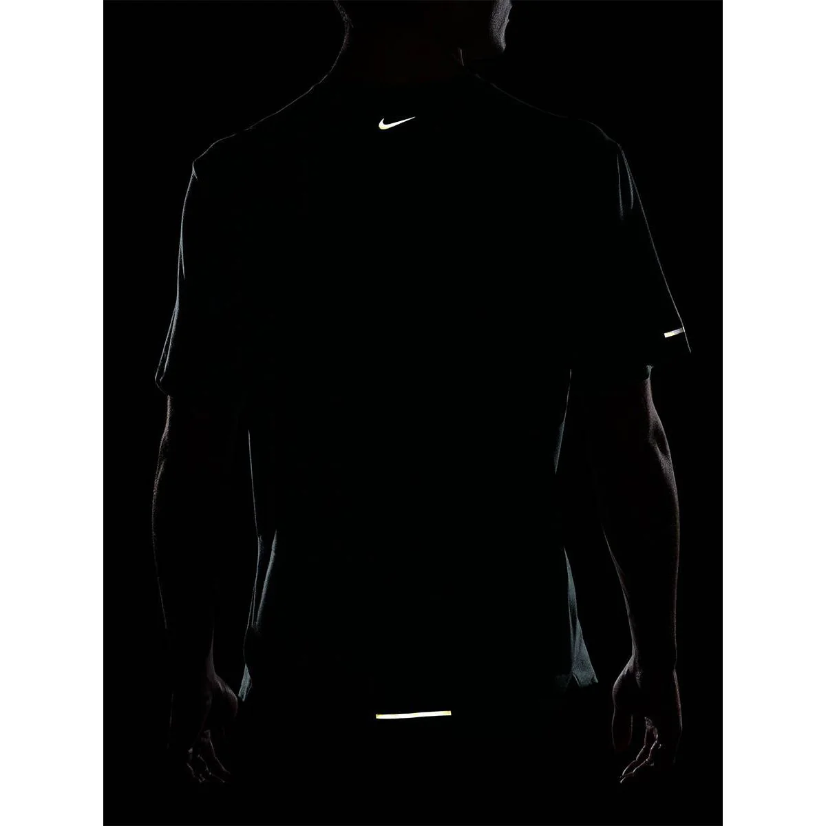 NIKE Rise 365 Running Division Men's Running T-Shirt - Green - L (ASIAN SIZE)