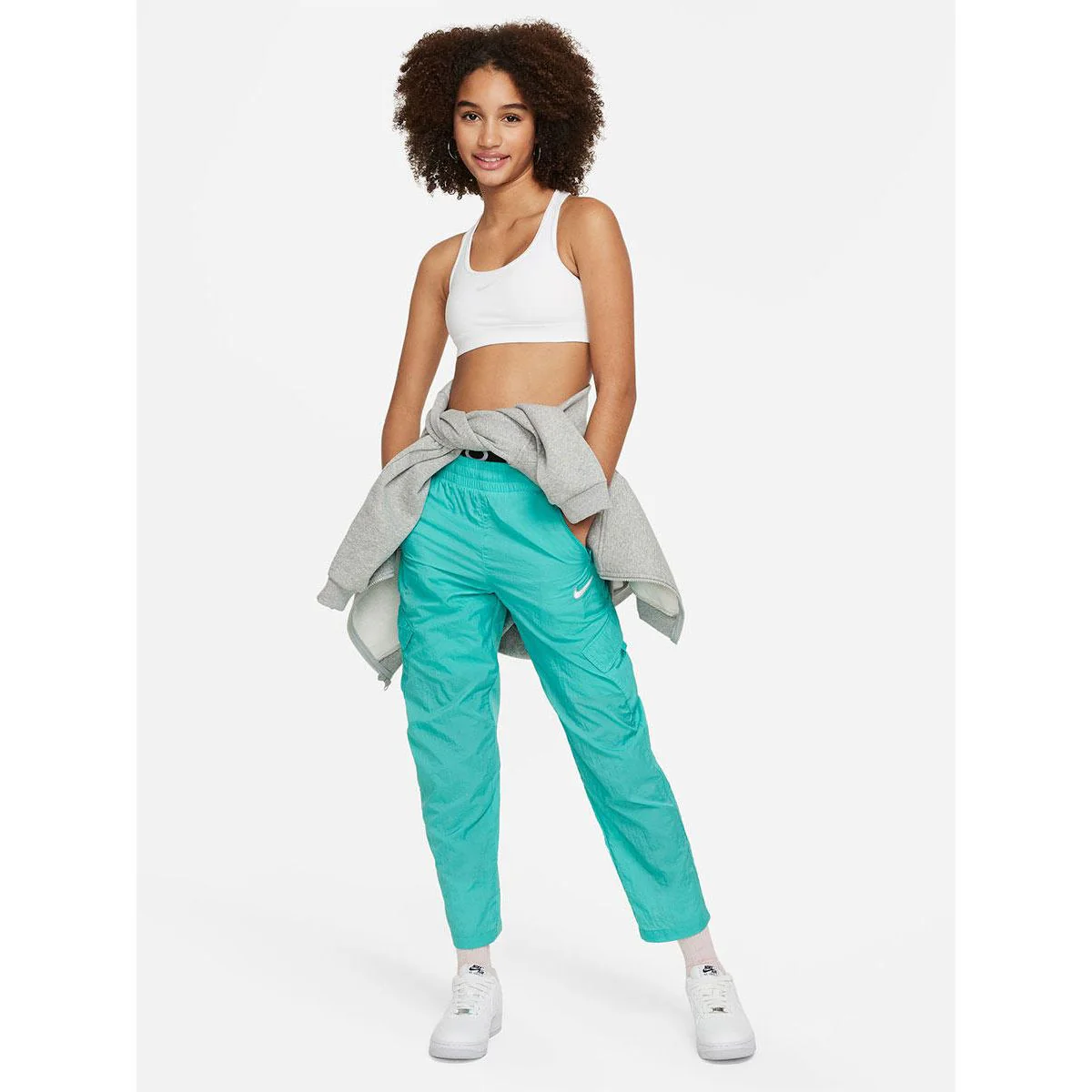 Спортивный топ для девочек Nike Swoosh — цвет белый, размер L (американский размер)