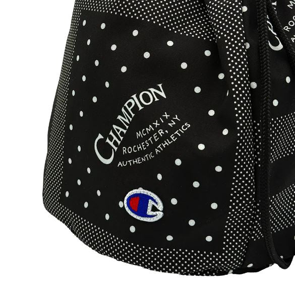 CHAMPION DRAWSTRING POCHETTE ถุงผ้าหูรูด C8-B705B-090 ผู้ชายและผู้หญิง BLACK - Black - F