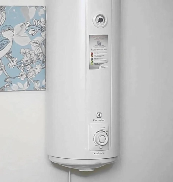 Водонагреватель Electrolux EWH 30 AXIOmatic Slim  - фото 4