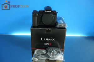 Panasonic Lumix DC-S5 II