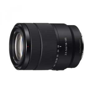 Объектив Sony E 18-135mm F3.5-5.6 OSS (SEL18135) Объектив Sony E 18-135mm F3.5-5.6 OSS (SEL18135)