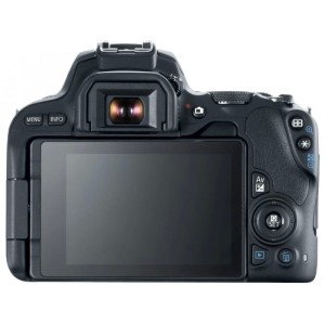 Canon EOS 200D 18-135mm IS STM