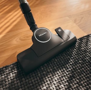 Пылесос Miele Boost CX1 125 Gala Edition Cashmere SNRF3