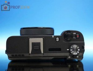 Видеокамера Canon Powershot V1